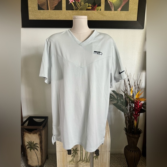Seattle Seahawks Mens Nike Dri-Fit Gray Sideline Short Sleeve Shirt V-Neck M NWT - Picture 1 of 7